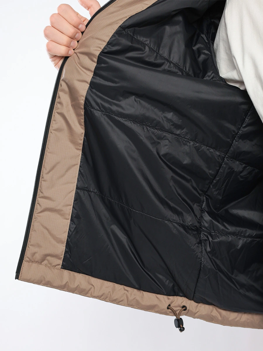 Куртка из водоотталкивающей ткани с утеплителем